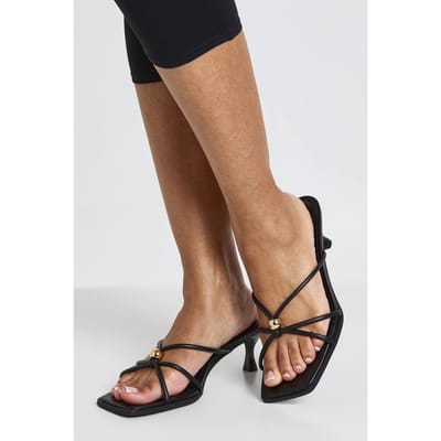 boohoo Dames Gehakte Muiltjes Met Bandjes En Hardware Detail | Zwart | Maat: 37