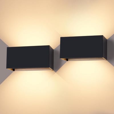 Waterdichte LED Buitenwandlamp IP65 - 12W Warm Wit Licht - Op en Neer Verstelbare Lichtbundel - Zwarte Wandverlichting voor Buiten en Binnen