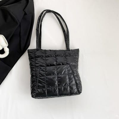 Design de niche Automne Grande capacité Sac de classe étudiant pour femmes Version coréenne Décontracté Sac fourre-tout en coton Vêtements Sac à bandoulière pour les trajets quotidiens black