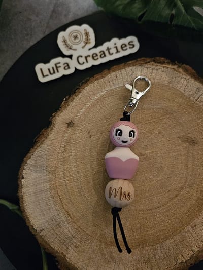 Sleutelhanger Mrs Roze Jurk