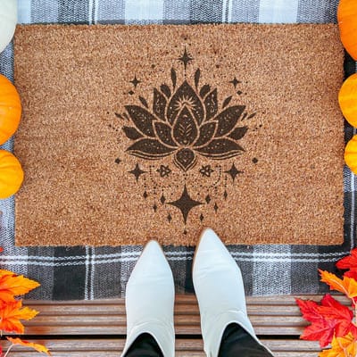 Celestial Lotus Flower | 60x40 cm | Nieuwe huis cadeau | Ingangsmat | Deurmat met stijl | Verhuizing cadeau | Praktisch & trendy | Perfect voor binnenkomst | Cadeau voor nieuwe woning