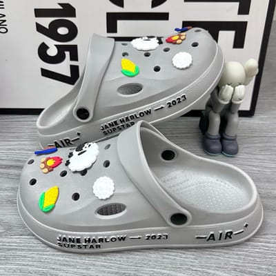 Zomer Heren Sandalen Lichtgewicht Huis Strand Sandalen Dames Slippers Buiten Sneldrogend Plat Zacht EVA Gaten Schoenen Dames Klompen 2024 40-41 gray