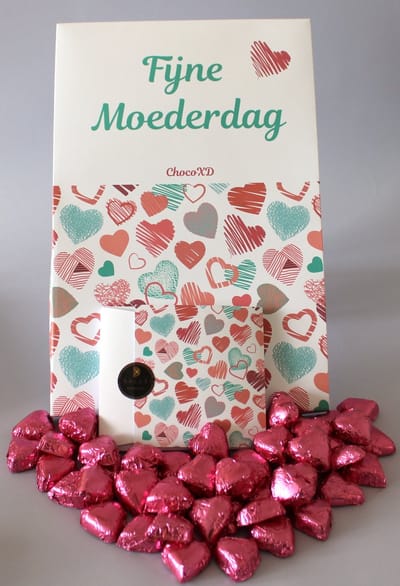Moederdag hart Chocoladecadeau - Mother's day chocolate - Luxe Chocolade hart kado voor Mama - Cadeau voor haar - Handgemaakt cadeau - Fairtrade chocolade - Brievenbuspakje - 500 g chocolade