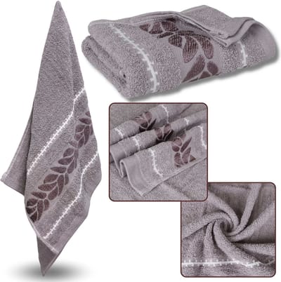 Cappuccino katoenen handdoek met decoratief borduursel, badhanddoek bladeren 70x135 cm