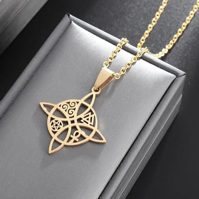 Nouveau Collier Chaud en Acier Inoxydable Conservant la Couleur Pendentif Nœud de Sorcière Creux Rétro Bijoux Populaires Européens et Américains gray