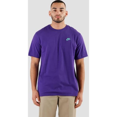 Nike Sportswear Club T-shirt voor heren in paars