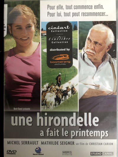 Une Hirondelle A