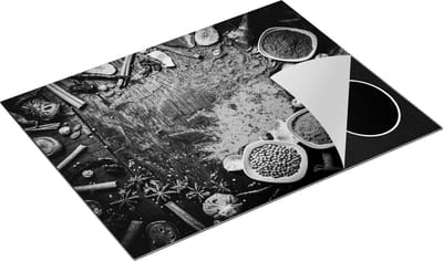 Chefcare Inductie Beschermer Kruiden en Specerijen op Tafel - Zwart Wit - 77x59 cm - Afdekplaat Inductie - Kookplaat Beschermer - Inductie Mat