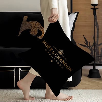 Merk M-Moet C-Chandon Kussen Anime Kussen Bank Bed Hoofdkussenhoes Kussenhoes 45x45 cm Mode 35x35cm