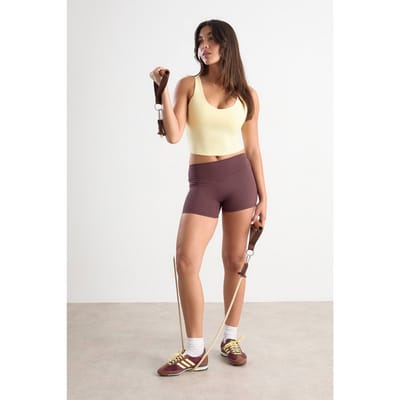 Dames Dsgn Studio Ultra Sculpt Hoge Taille Mini Short | Fudge | Maat: XS