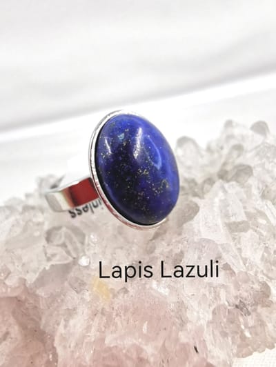 Ring - RVS - maat 16 - Edelsteen - Lapis Lazuli - ovaal - Zilverkleurig - Lapis Lazuli met wijsheid, waarheid, innerlijke kracht en harmonieuze relaties.