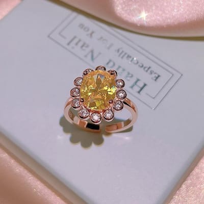 Met diamanten bezette Zonnebloem Ringen Hanger Oorbellen Kettingen Driedelige Set gray