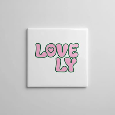 Lovely Typografie Keramische Tegel 15x15 cm – Schattige Liefdestekst – Moderne Minimalistische Wanddecoratie