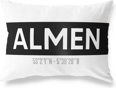Tuinkussen ALMEN - GELDERLAND met coördinaten - Buitenkussen - Bootkussen - Weerbestendig - Jouw Plaats - Studio216 - Modern - Zwart-Wit - 50x30cm