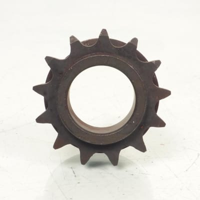 versnellingsbak uitgaand rondsel rsm voor bromfiets peugeot 50 103 hpl 1971 tot 2020 13 tanden steek 415 nieuw