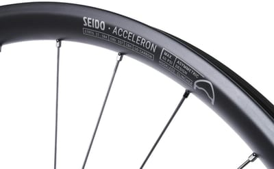 Seido - Acceleron - Wielset - Zwart 21-622 28H 700C