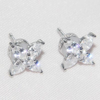 s925 Sterling Zilver Oorbellen Vrouwen Kristal Zirconia Klaver Oorbellen Simpel Mode Hypoallergeen white