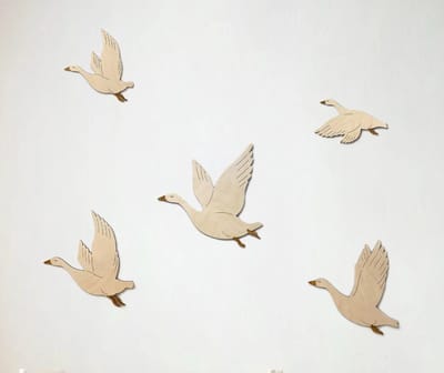 Vliegende ganzen muurdecoratie, houten vogels voor de kinderkamer, boho kinderkamerkunst, babykamerdecoratie