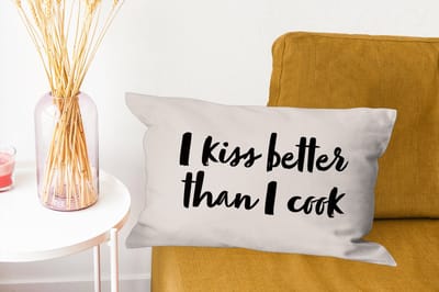 Sierkussens - Kussentjes Woonkamer - 50x30 cm - Quotes - Spreuken - I kiss better than I cook - Koken - Kus