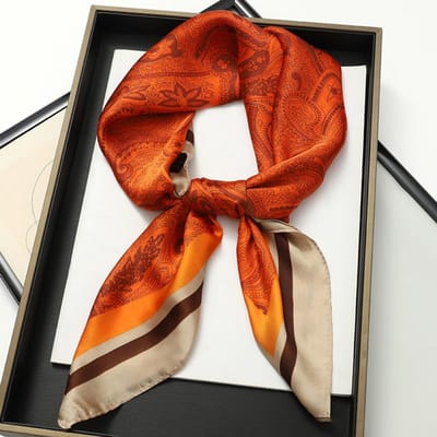 Luxe Dames Zijden Vierkante Sjaal Bloemenprint Zachte Satijnen Zakdoek Haarband Nekdoek Hoofddoek Dames Hoofdband Foulard Tas Lint 70X70 CM red
