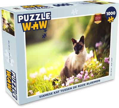 Puzzel Siamese kat tussen de roze bloemen - Legpuzzel - Puzzel 1000 stukjes volwassenen