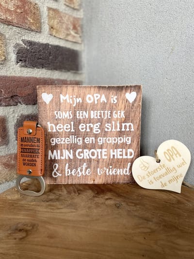Cadeaupakket papa - vader inclusief houten hartje opa - Tekstblok 15 cm Mijn opa is... + bieropener Mannen worden knapper .... / vaderdag geschenk / vaderdag cadeautjes / verjaardag / opa / papa