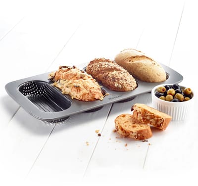 Westmark Baguette bakvorm, voor 4 stokbroodjes of hotdogbroodjes, lengte: 17 cm elk, staal, anti-aanbak, mini, antraciet, 32722260