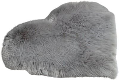 Hartvormige Schapenvacht WILLO - Grijs - Polyester - Langharig - Decoratief Imitatiebont Kleed - Dierenvel - 75 x 70 cm