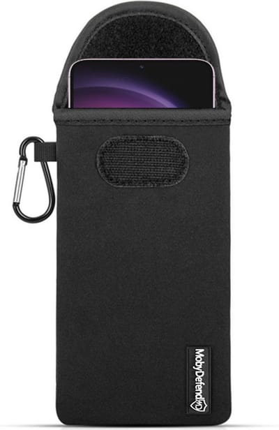MobyDefend Hoesje - Geschikt voor Samsung Galaxy S23 Plus (S23+) - Neopreen Pouch Met Karabijnhaak - Insteek - Riemlus - Zwart