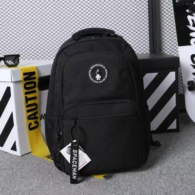 TK-S Rugzak, Zwart en Ruim, 28 Liter, 17,3 inch laptop, drankflesvak. (48x30x20cm)