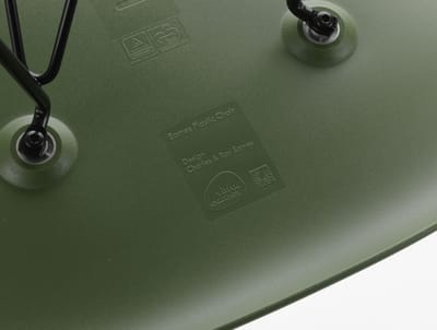 Vitra - DAW Eames Plastic Armchair - forest RE - gelige esdoorn - groen