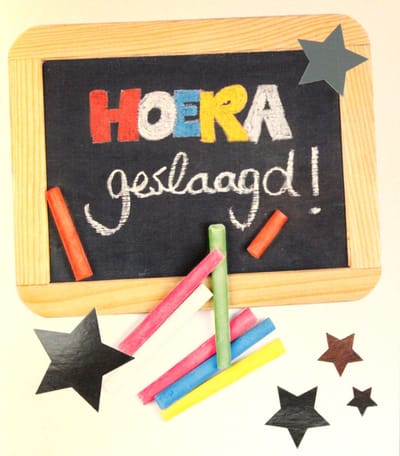 6 Luxe Geslaagd Wenskaarten - Kaart Wens Kaart Examen Geslaagd School Studie Opleiding - Gefeliciteerd Diploma - Schoolbord - 13.5x12cm - Rood Wit Blauwe Envelop - Art of Cards - Gratis Verzonden - Hoge Afnamekortingen