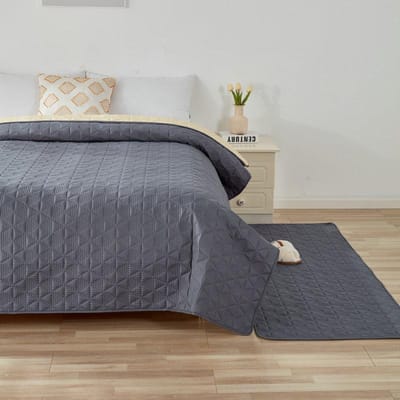 Huisdier waterdichte isolatiemat Gewassen gewatteerde reliëf ambachtelijke bedsprei Grote maat Waterdicht antislip bedlaken 52*78CM