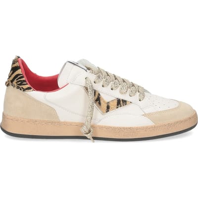 4b12 Witte sneakers