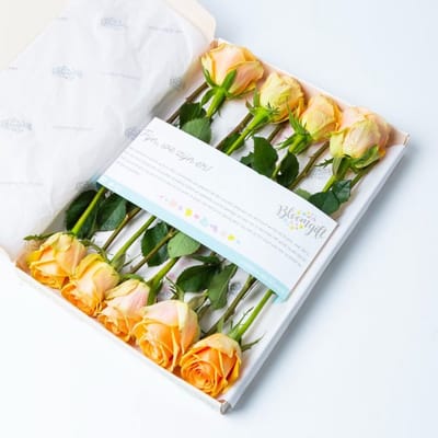BloomKado | Brievenbus bloemen | Abrikoos Rozen | 10 rozen | Origineel brievenbus cadeau