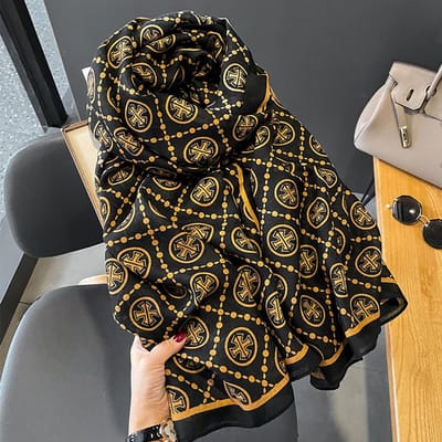 Lente En Herfst Grote H Mode Katoenen Sjaal Vrouwelijke Geruite Oversized Vakantie Sjaal Zonwerende Strand Sjaal Zijden Sjaal black