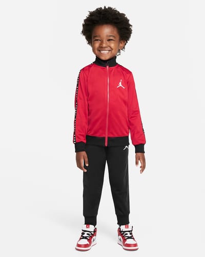 Nike Air Jordan Toddler 2-Piece Tricot - Trainingspak - Maat 86 - Black/Gym Red / Zwart Rood - Jordan - Basketbal - Kinder Trainingspak voor Jongens en Meisjes