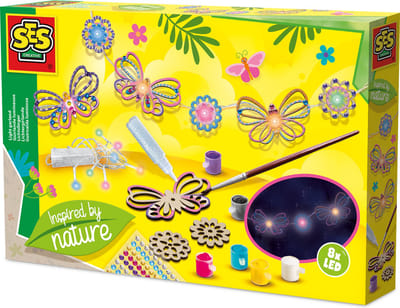SES Creative – Lichtketting – Inspired by Nature – knutselset vanaf 6 jaar – decoreer vlinders en bloemen – inclusief LED-lichtslinger