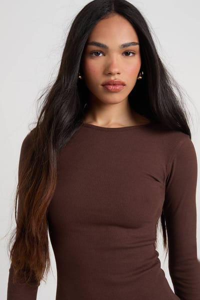 boohoo Dames Geribbelde Skater Jurk met Verlaagde Zoom | Chocoladebruin | Maat: 36