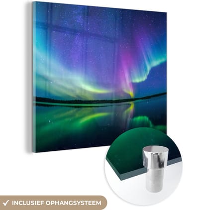 MuchoWow® Glasschilderij 50x50 cm - Schilderij acrylglas - Noorderlicht - Sterrenhemel - Reflectie - Foto op glas - Schilderijen
