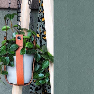 Leren plantenhanger | VAALGROEN (i.c.m. zwarte ketting)
