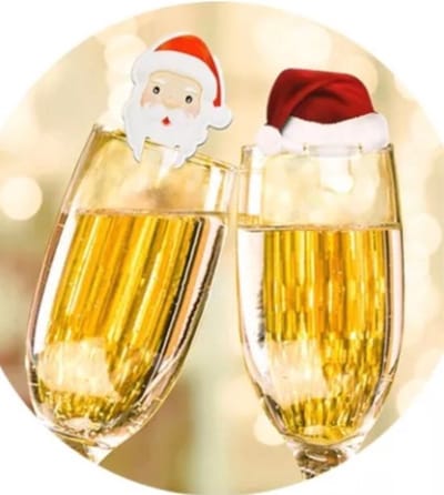 Akyol - kerst wijnglas kerstman-Mini kerstmuts -10 stuks-oud en nieuw versiering-tafel decoratie oud en nieuw–muts-cadeau-kerst wijn houders -kerstmis- voor het kerstdiner glazen -mutsjes voor kerstdiner -kerst ontbijt glazen mutsjes met kerstman