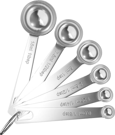 Intirilife 6-deliges set roestvrijstalen maatlepels Zilver - 1 tbsp (15 ml) - 1/8 tsp (0.63 ml) - lepels om droge en vloeibare kook- en bak ingrediënten te meten