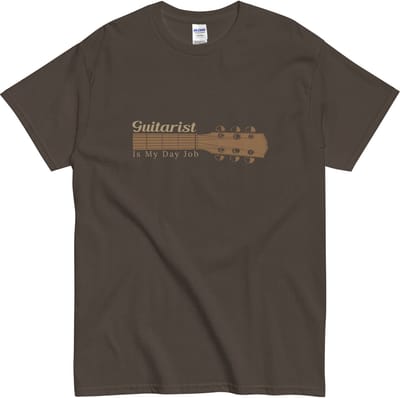 Gitaar Fan Tshirt - Muzikant Cadeau Idee - Guitarist is My Day Job - Vrouwen en Mannen - Bruin - M