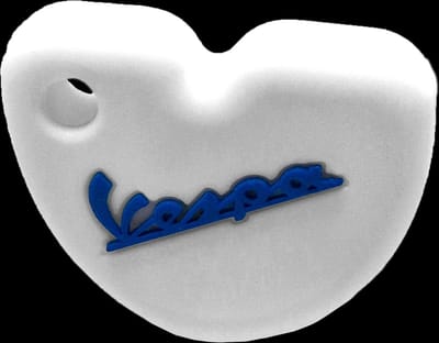 Vespa Siliconen Sleutelhoesje - Wit met Blauwe letters - Wit met Blauw