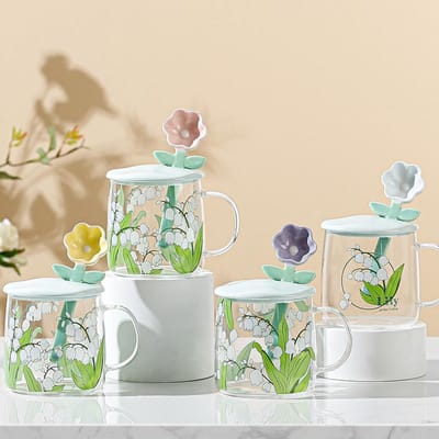 Hoge Borosilicaat Glazen Kop met Deksel en Lepel Bloem Grote Capaciteit Waterbeker voor Meisjes Hoge Temperatuurbestendigheid Huishoudelijke Kop Set Cadeau 550ML beige