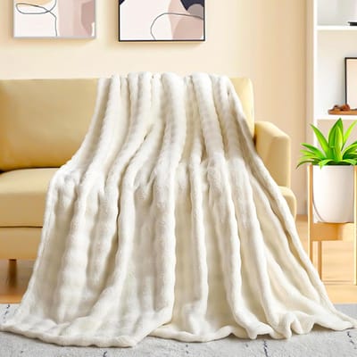 Witte knuffeldeken 150 x 200 cm - Zacht en warme fleecedeken voor bank