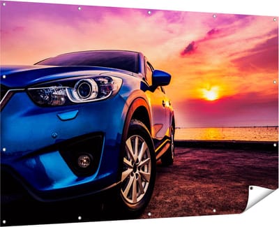 Gards Tuinposter Blauwe Sportwagen Auto bij Zonsondergang - 180x120 cm - Tuindoek - Tuindecoratie - Wanddecoratie buiten - Tuinschilderij
