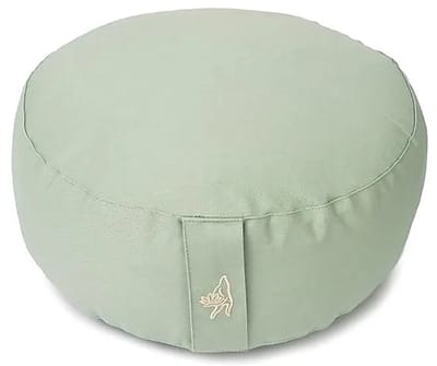 Meditatiekussen rond zachtgroen biokatoen (OCS) – 33 cm x 17 cm