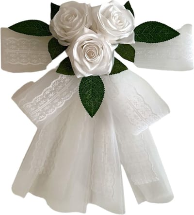 autodeco.nl MIA WIT MET KANT Buitenspiegels Decoratie 2 stuks - Trouwauto Versiering Witte Rozen met Kant - Bloemen op de Auto Bruiloft - Trouwerij - Huwelijk - Bruiloft Decoratie - Versiering Spiegel Auto - Autoversiering voor Volgauto's